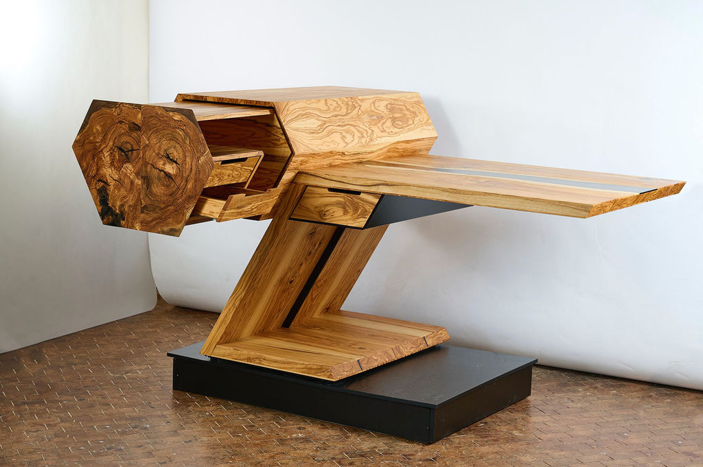 Terra Vero Design-Schreibtisch mit skulpturalem, sechseckigem Hauptschubkasten und versteckten Innenfächern, Draufsicht – ein exklusives Luxusmöbel für anspruchsvolle Wohnräume by Steigerwood.